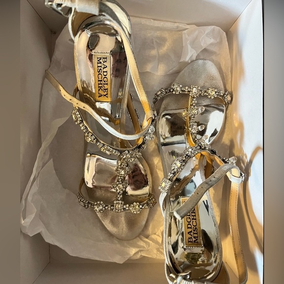 Badgley Mischka ‘Gascade’ Heels - Picture 5 of 10
